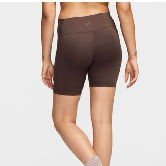 Nike One 8” High Rise Brown Biker Shorts - Size XS - Picture 2 of 12
